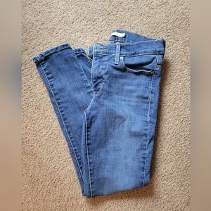 Levis 311 Shaping Jeans